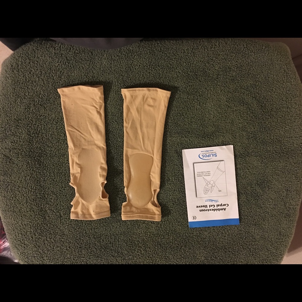 Silipos Ambidextrous Carpal Gel Padded sleeves